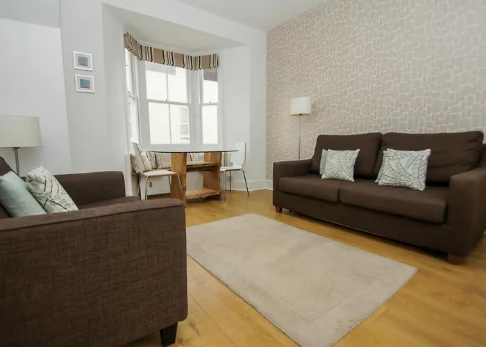 Marine Cottage - Parking - By Brighton Holiday Lets